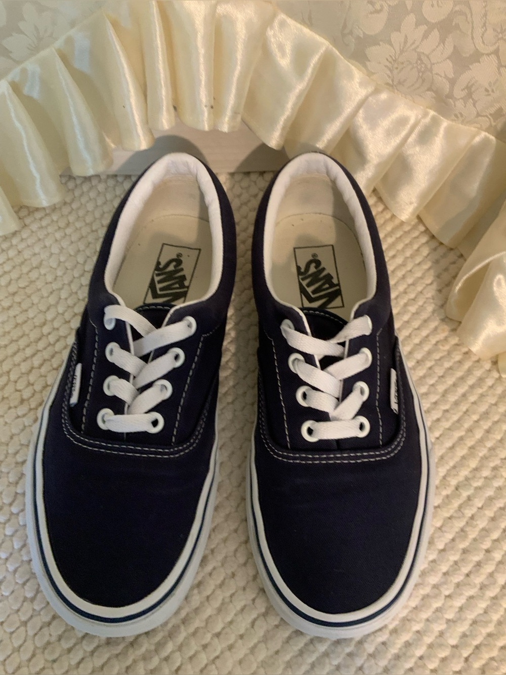 VANS - Picture 4 of 12